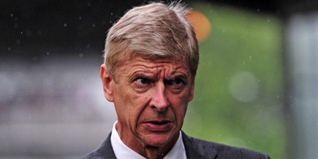 Wenger Tak Yakin Musim Ini Jadi Pacuan Tiga Kuda