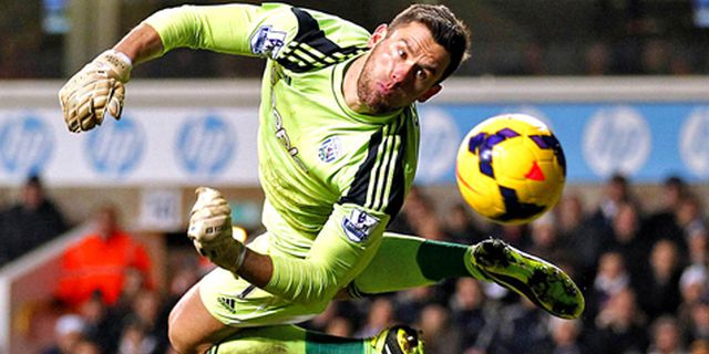 Kiper WBA Kaget Saksikan Blunder Konyol Toure