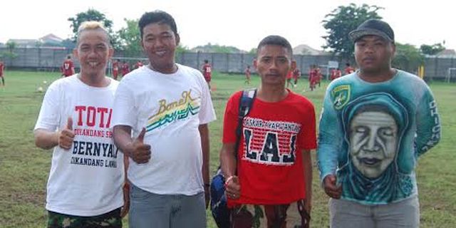 Bonek Siap Fasilitas Suporter PSM Makassar Selama di Surabaya Bonek Siap Fasilitas Suporter PSM Makassar Selama di Surabaya