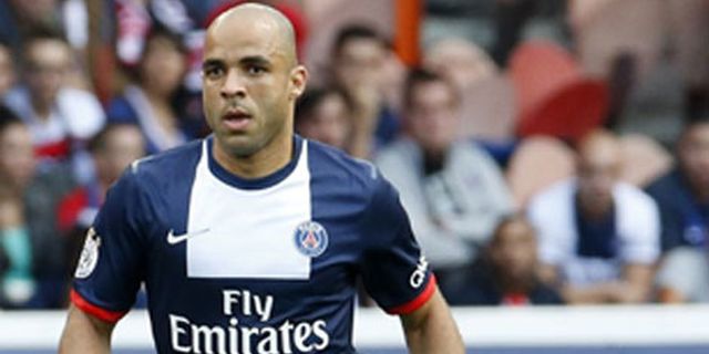 Alex Galau Tunggu Kontrak Baru di PSG