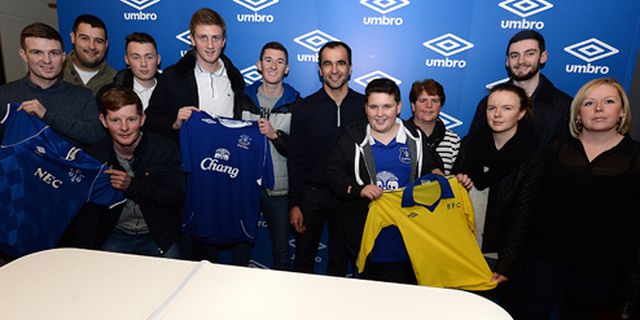 Umbro Siap Kembali Sponsori Everton