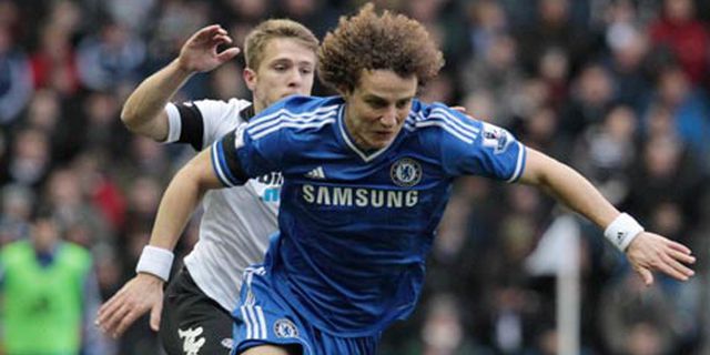 Dilirik Barca, Luiz Tegaskan Bahagia di Chelsea