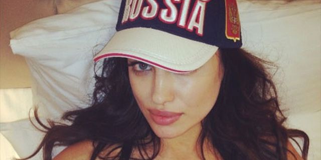 Dukung Rusia di Olimpiade, Irina Shayk Tampil Panas