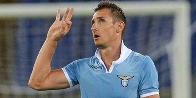 Sempat Absen Latihan, Klose Pastikan Turun Lawan Roma