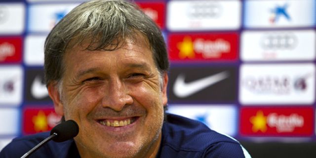 Aksi Juggling Gerardo Martino di Barcelona