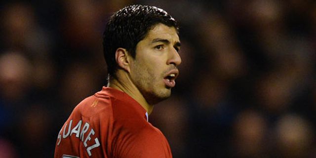 Cavani: Suarez Bertahan Karena Cinta
