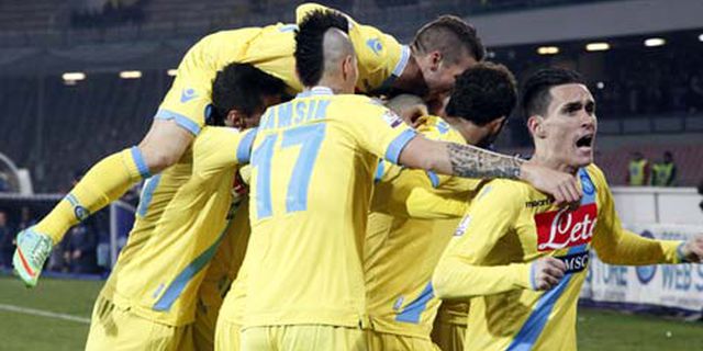 Review: Kandaskan Roma, Napoli Melenggang ke Final Coppa Italia