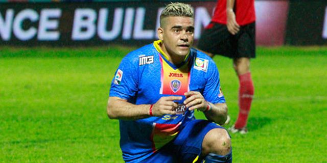 Review ISL: Arema Masih Terlalu Tangguh Bagi Persita Review ISL: Arema Masih Terlalu Tangguh Bagi Persita