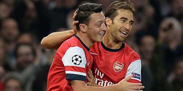 Video: Ozil dan Flamini Bertengkar di Tengah Pertandingan