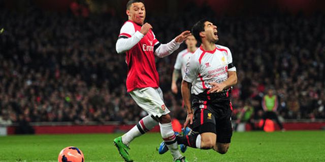 Savage: Howard Webb Sudah Buat Kesalahan Fatal