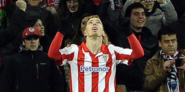 Belum Teken Kontrak Baru, Iker Muniain Santai 