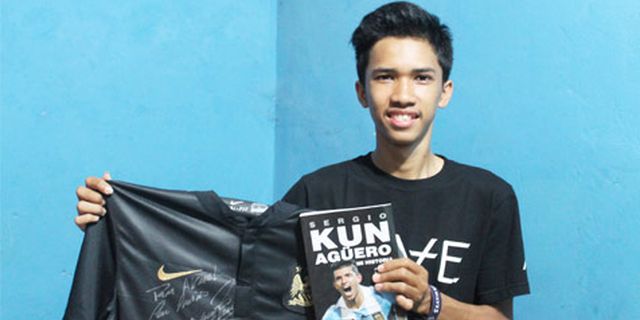 Dapat Signed Jersey Aguero, Citizen Asal Kendari Ini Bahagia Dapat Signed Jersey Aguero, Citizen Asal Kendari Ini Bahagia