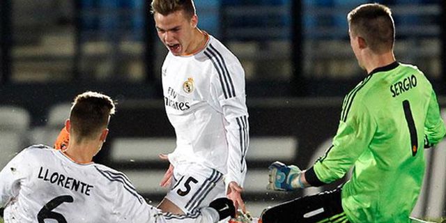 Gol Indah Wonderkid Madrid Buat Youngster Napoli Menangis