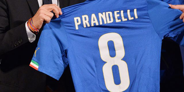 Launching Jersey Italia Piala Dunia 2014 Launching Jersey Italia Piala Dunia 2014