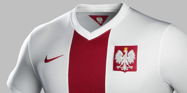 Detail Jersey Home dan Away Polandia 2014 Detail Jersey Home dan Away Polandia 2014