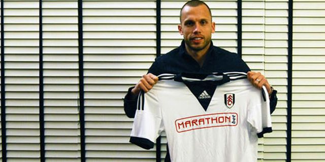 Heitinga Tak Pernah Menyesal Gabung Fulham