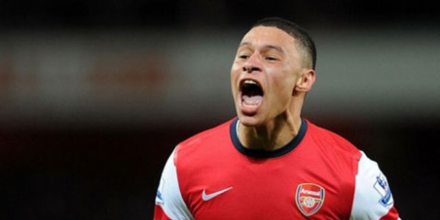 Dua Langkah Menuju Trofi, Chamberlain Tak Antusias