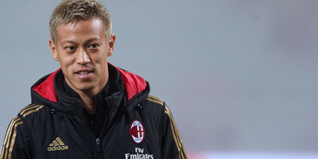 Honda Belum Berbahaya, Seedorf Membela Honda Belum Berbahaya, Seedorf Membela