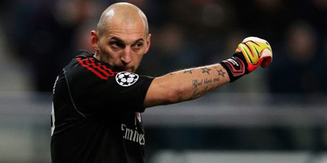 Abbiati Minta Bukti Kelayakan Skuat Milan Abbiati Minta Bukti Kelayakan Skuat Milan