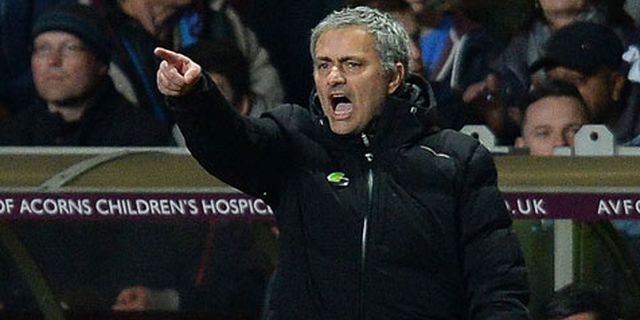 Tak Ingin Maki Chris Foy, Mourinho Pilih Sindiran Halus