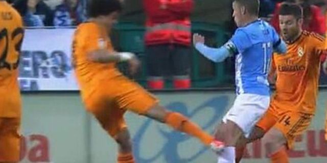 Jadi Korban Tackle Brutal Pepe, Pemain Malaga Malah Dikartu Kuning