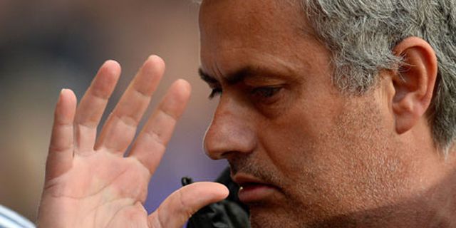 Mourinho Tak Tahu Alasan Wasit Keluarkan Dirinya