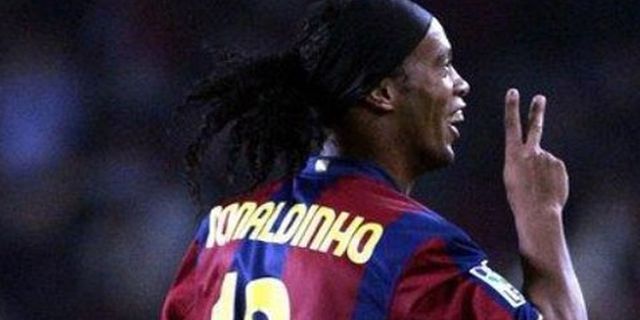Karir Memburuk, Ronaldinho Malah Nge-Rap