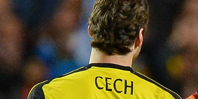 Cech Gabung Klub 100 Liga Champions