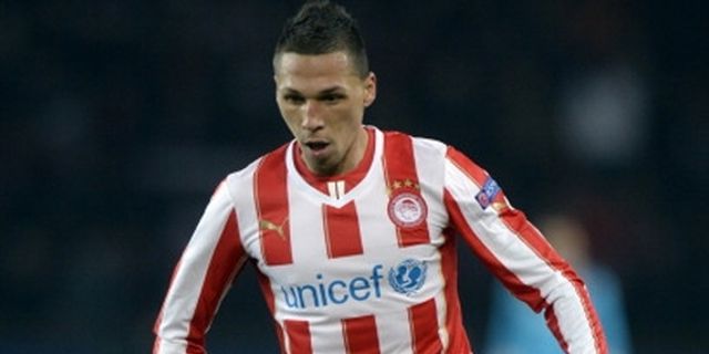 Bek Olympiakos: Unggul Dua Gol Dari MU Tak Berarti Apapun