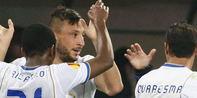 Review: Gol Cantik Quaresma Singkirkan Napoli Review: Gol Cantik Quaresma Singkirkan Napoli