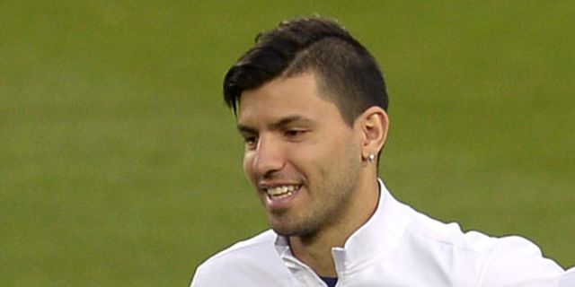 Aguero Angkat Topi Atas Sukses Derby	