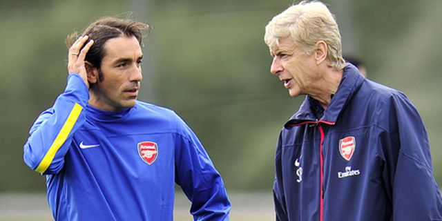 Legenda Arsenal: Wenger Harus Beli Striker