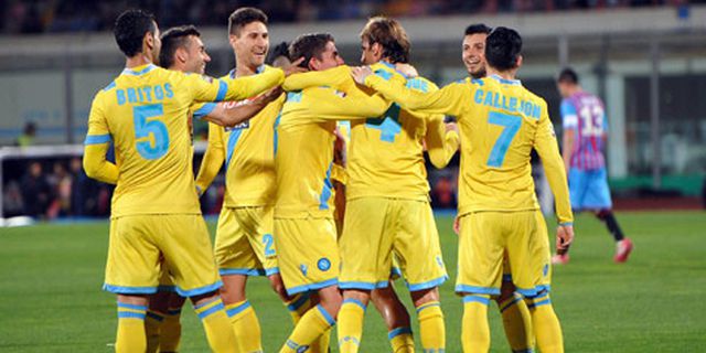 Review: Napoli Berhasil Kalahkan Catania Review: Napoli Berhasil Kalahkan Catania