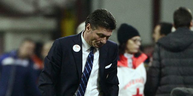 Inter Gagal Menang, Mazzarri Menjelma Jadi 'Kuda Lumping'