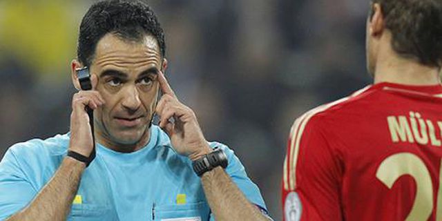 Wasit 8 Besar 'Untungkan' Bayern?