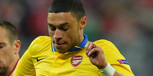 Pindah Posisi ke Tengah, Chamberlain Belajar Dari Gerrard