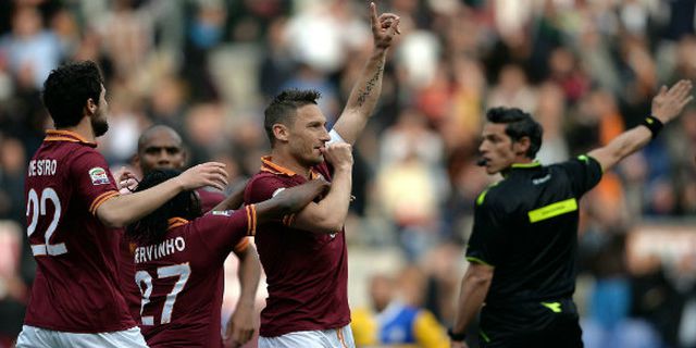 Highlights Serie A: AS Roma 4 - 2 Parma