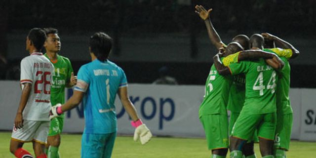 Pacho Dua Gol, Persebaya Menang Uji Coba