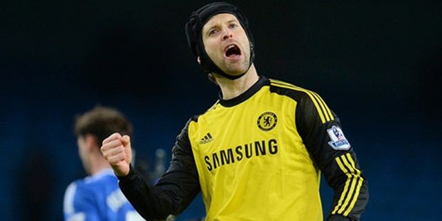 Cascarino: Courtois Datang, Mourinho Bisa Jual Petr Cech