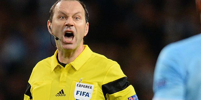 Wasit Kontroversial Asal Swedia Pimpin Bayern vs United