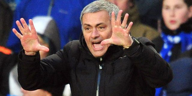 Hardik Wasit, FA Denda Mourinho