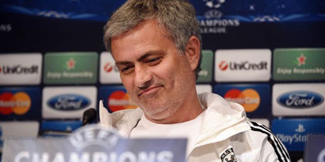Salut, Suporter Chelsea Galang Dana Denda Mourinho