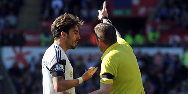 Swansea Kecewa Wasit Terpengaruh Mourinho