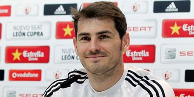 Casillas Tak Permasalahkan Wasit Final Copa Casillas Tak Permasalahkan Wasit Final Copa