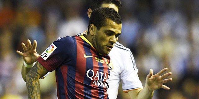 Emosional, Alves Lempar Bola ke Muka Modric