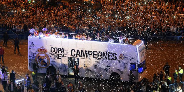 Selebrasi Madrid di Cibeles, 'Gareth We Love You'