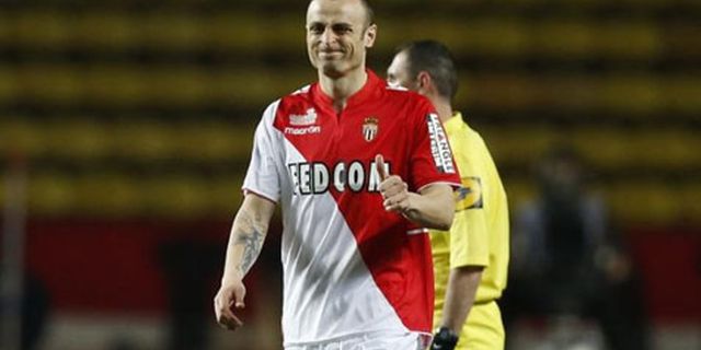 Berbatov Tak Ingin Dipulangkan Monaco