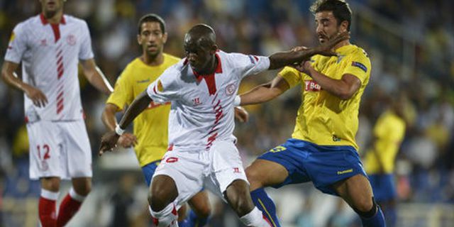 Duo Merseyside Berebut Gaet Mbia