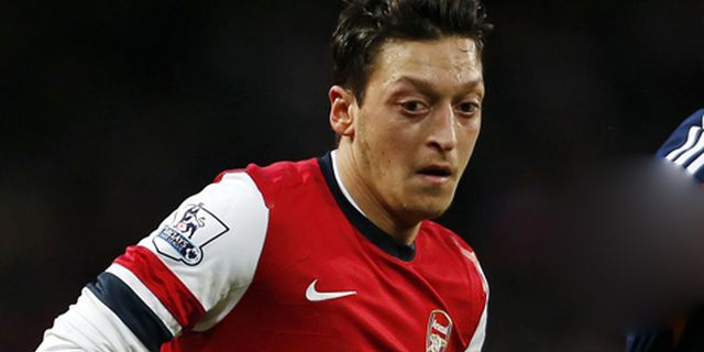 Barca Kembali Buru Ozil