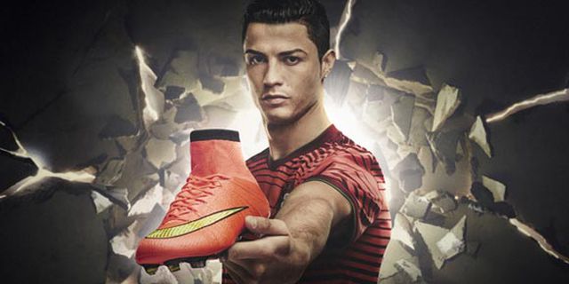 Ronaldo Luncurkan Sepatu Nike Mercurial Superfly Ronaldo Luncurkan Sepatu Nike Mercurial Superfly